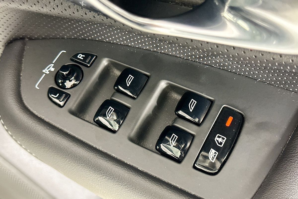 2021 Volvo XC90 T6 R-DESIGN (AWD) 256 MY21