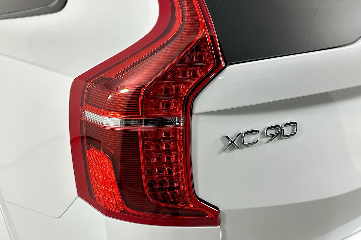 2021 Volvo XC90 T6 R-DESIGN (AWD) 256 MY21