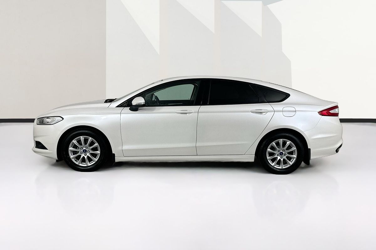 Vehicle photo 5