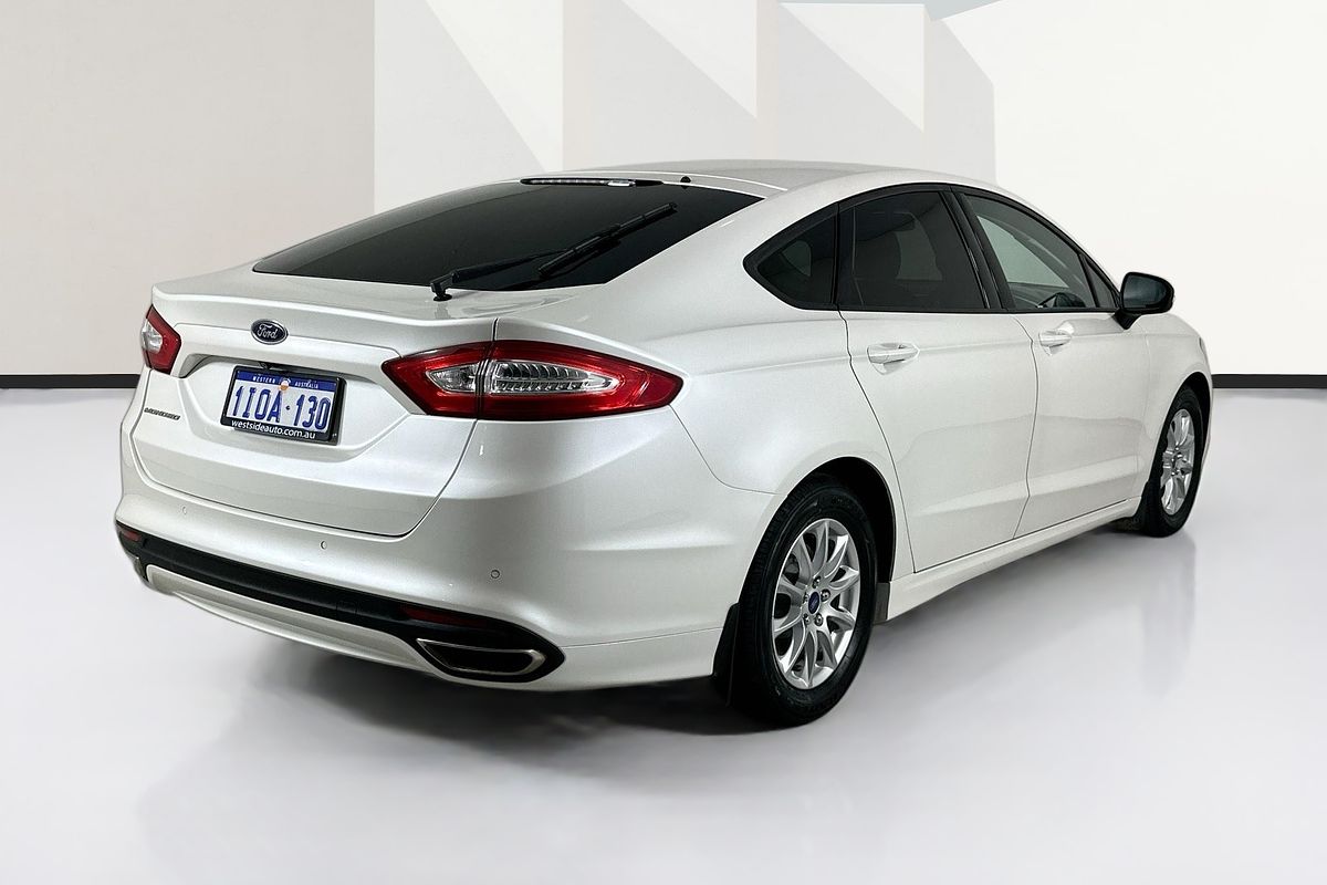 Vehicle photo 9