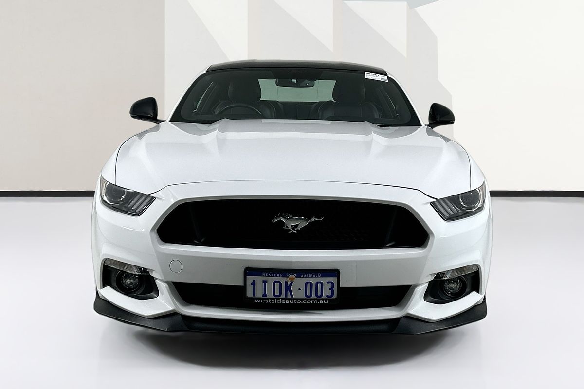 Vehicle photo 2