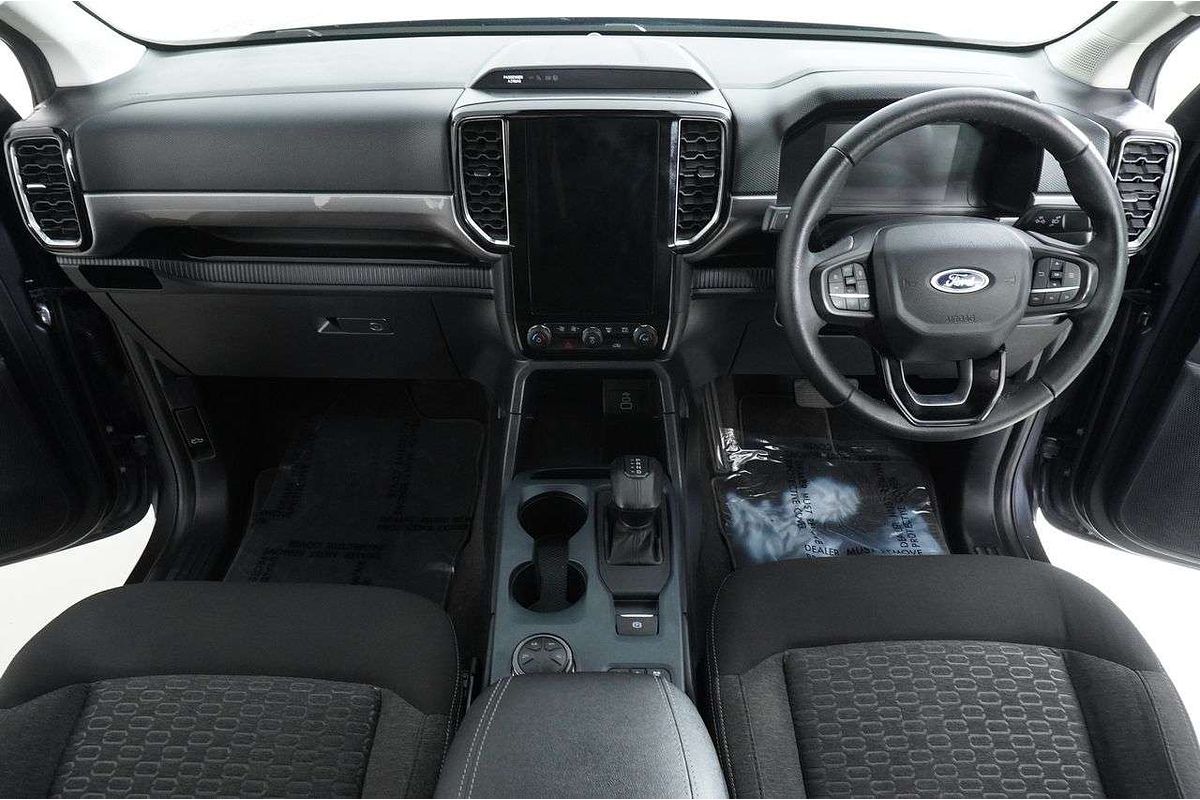 Vehicle photo 9