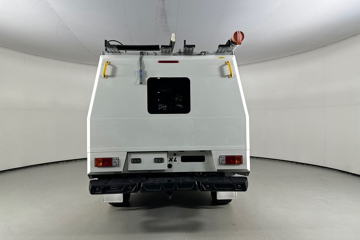 Vehicle photo 6