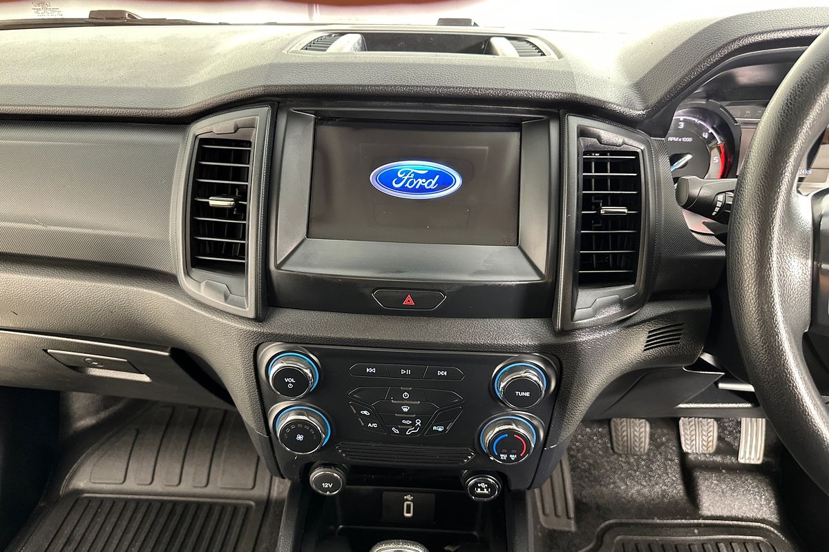 Vehicle photo 9