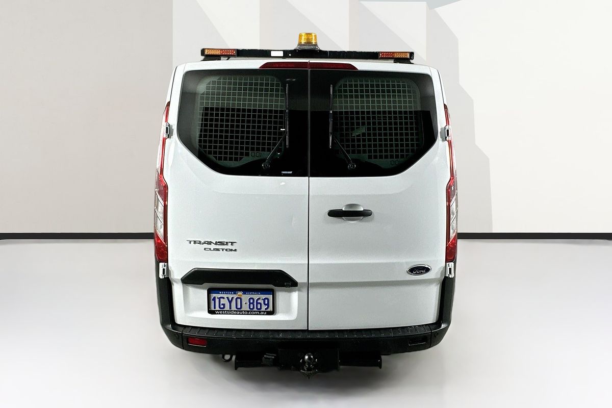 Vehicle photo 7