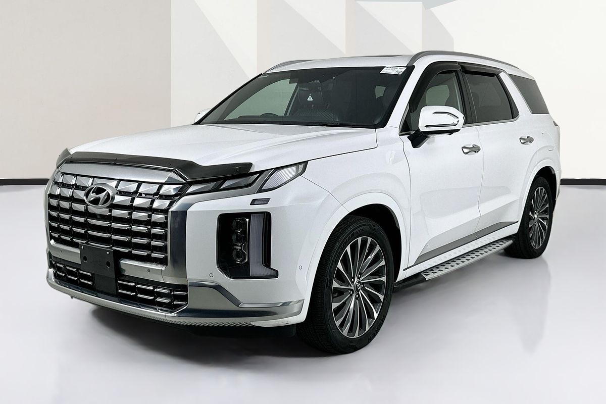Vehicle photo 4