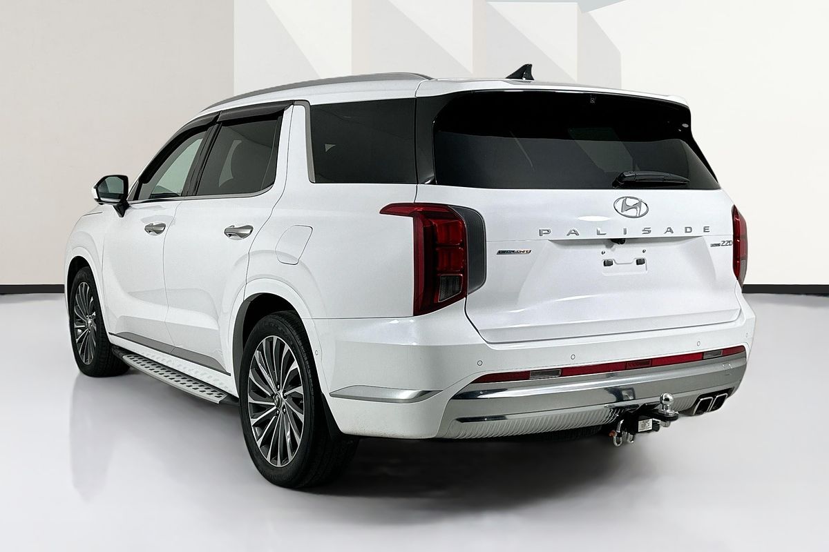 Vehicle photo 6
