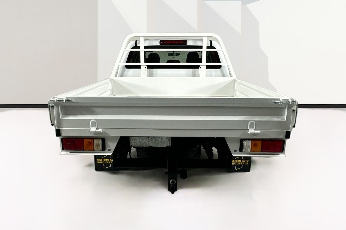 Vehicle photo 7