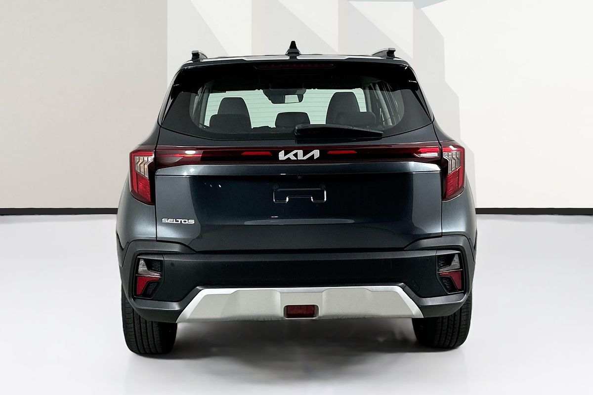 Vehicle photo 7