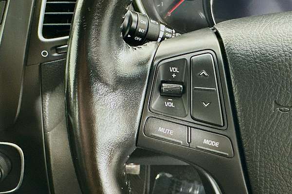 2013 Kia Sorento SLi XM
