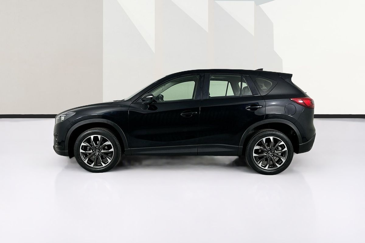 Vehicle photo 5