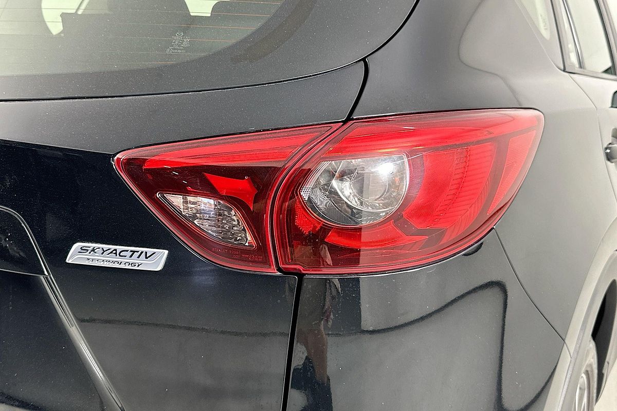 Vehicle photo 9