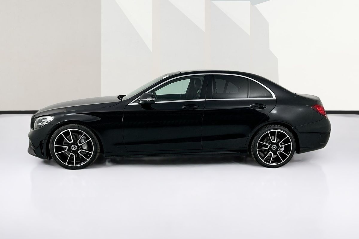 Vehicle photo 5