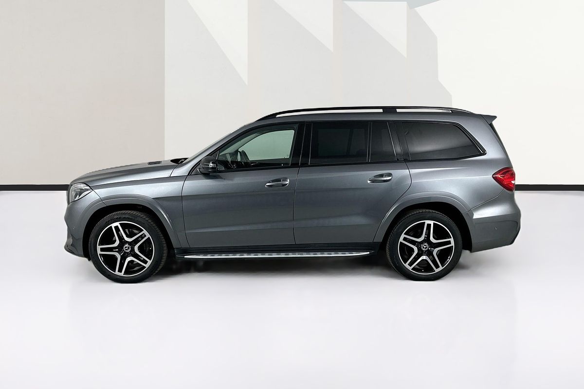 Vehicle photo 5