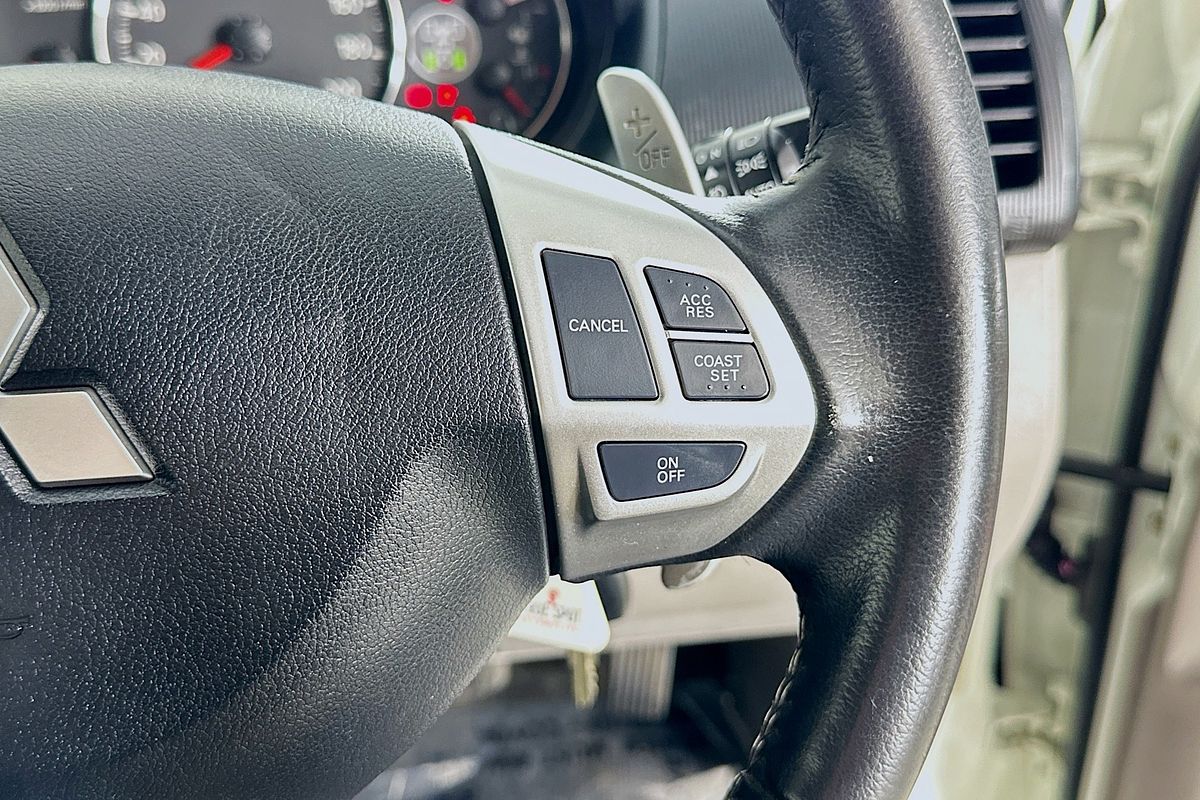 2015 Mitsubishi Challenger LS PC