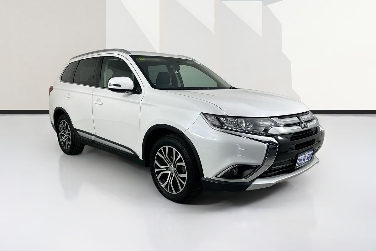 2016 Mitsubishi OUTLANDER LS (4x2)