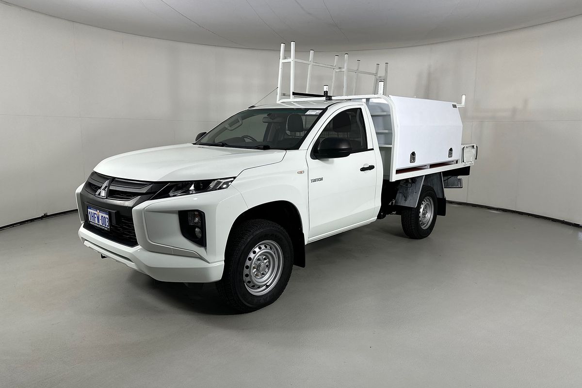 Vehicle photo 3