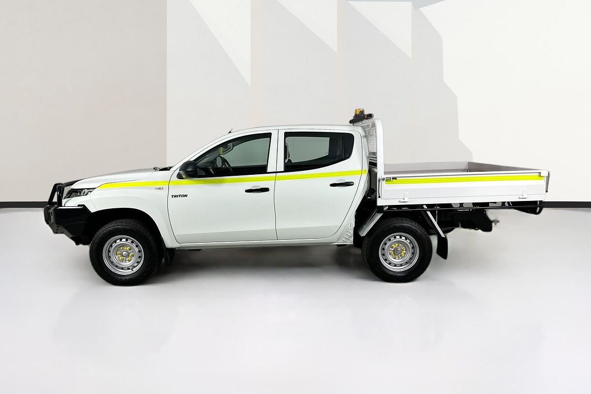 Vehicle photo 5