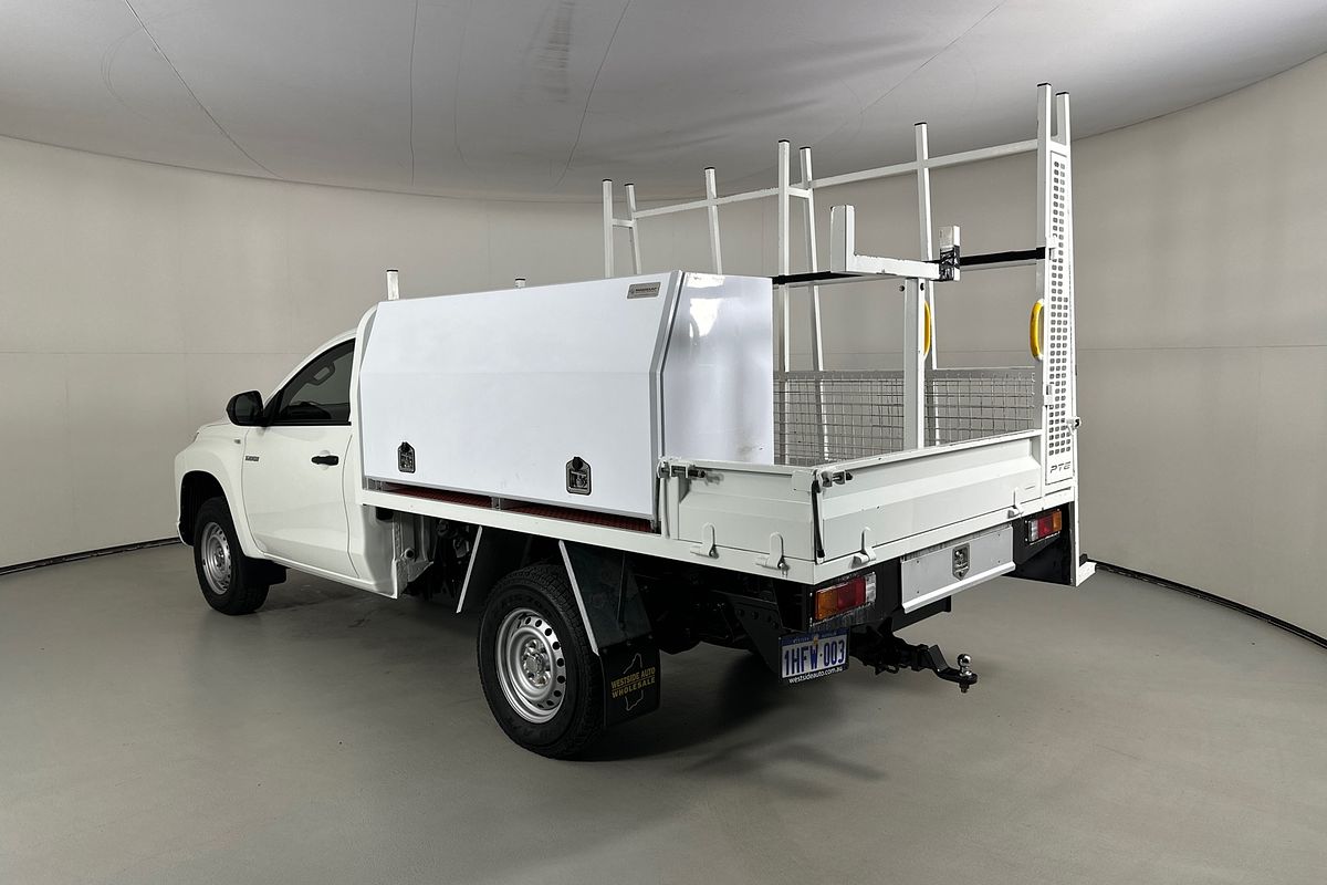 Vehicle photo 5