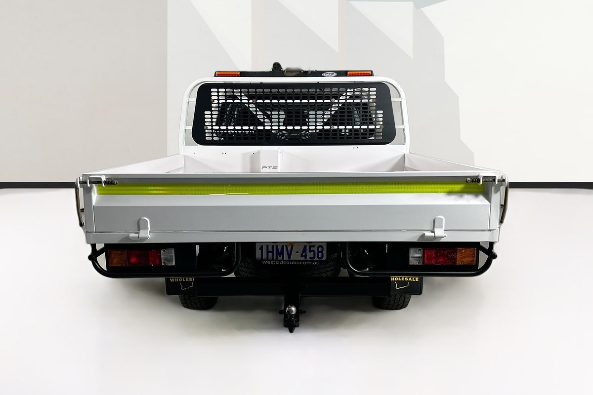 Vehicle photo 7