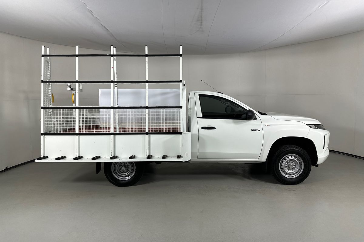Vehicle photo 8