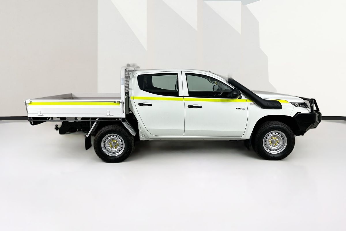 Vehicle photo 9