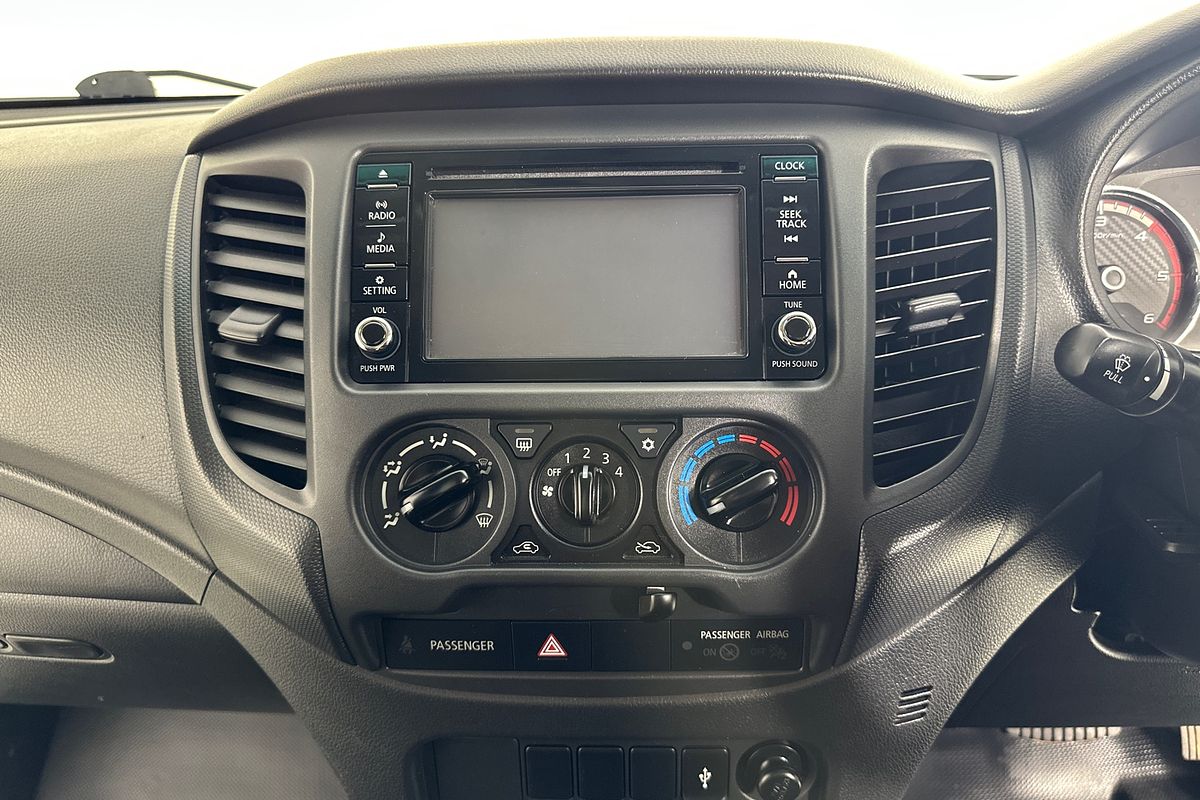 Vehicle photo 9