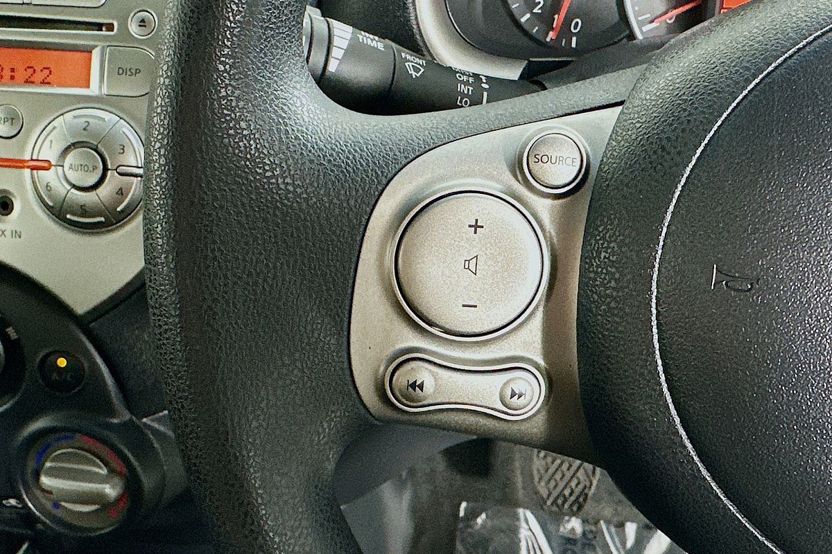 vehicle 14