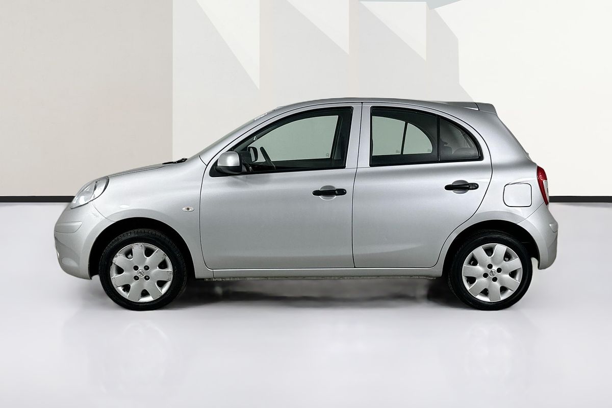 Vehicle photo 5