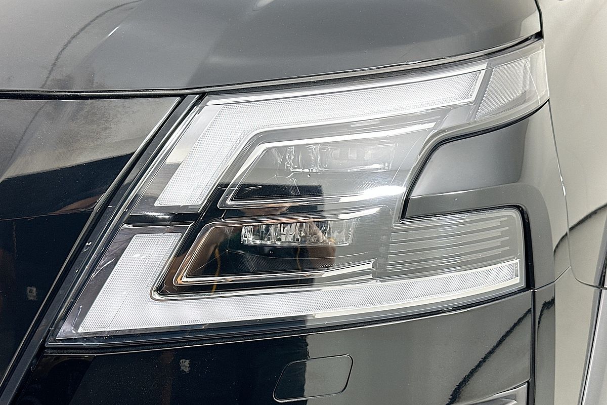 Vehicle photo 3