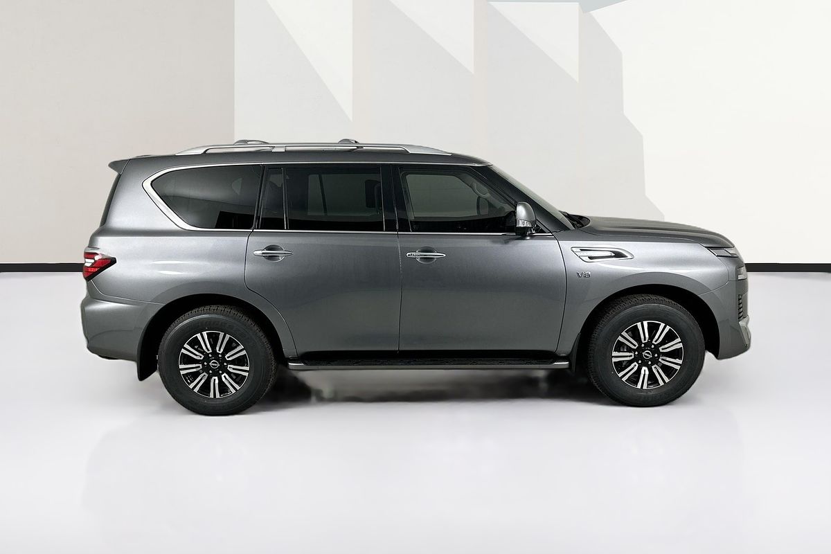 Vehicle photo 9