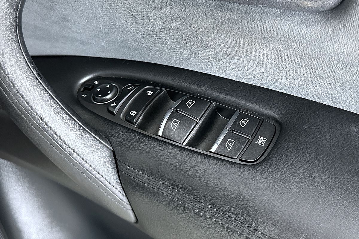 2014 Nissan Patrol ST-L Y62