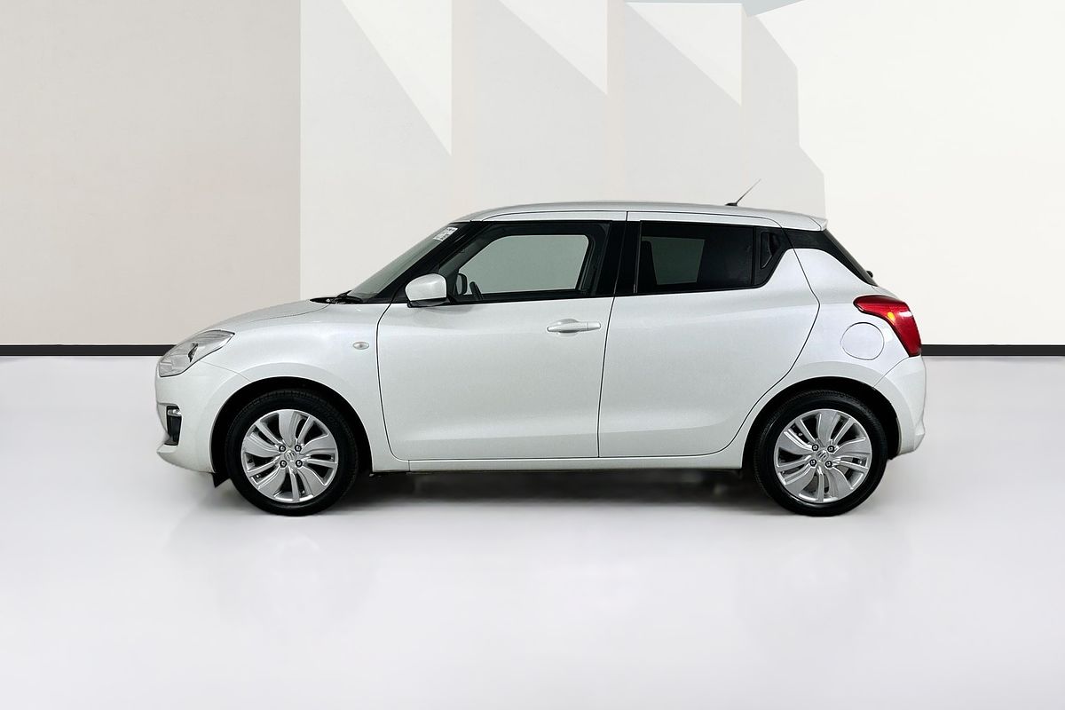 Vehicle photo 5