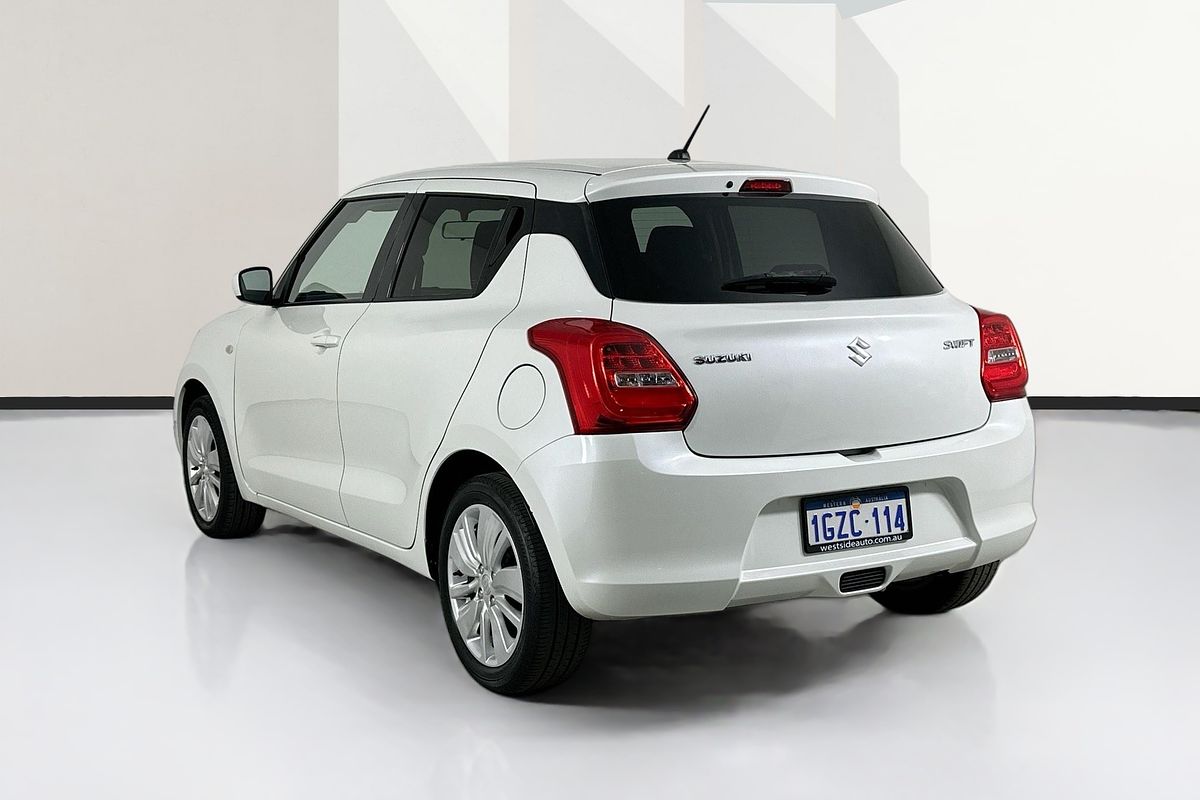 Vehicle photo 6