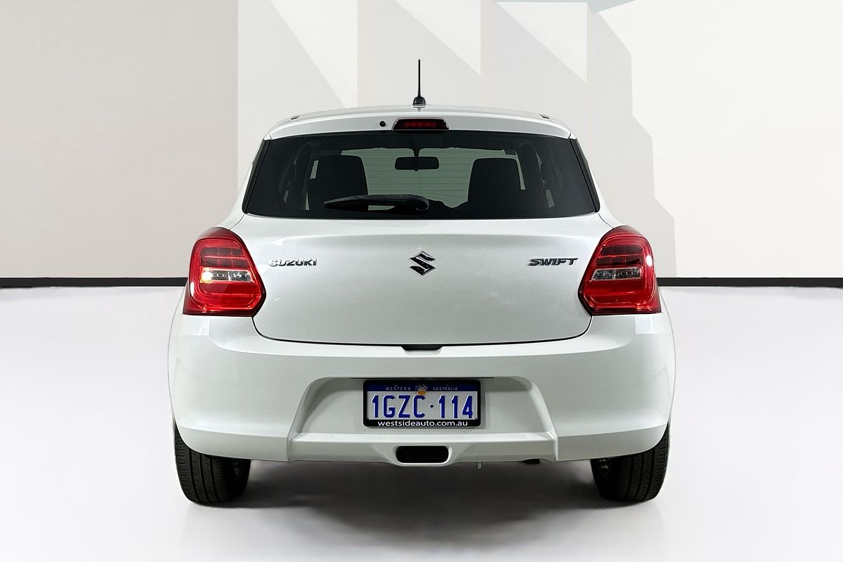 Vehicle photo 7
