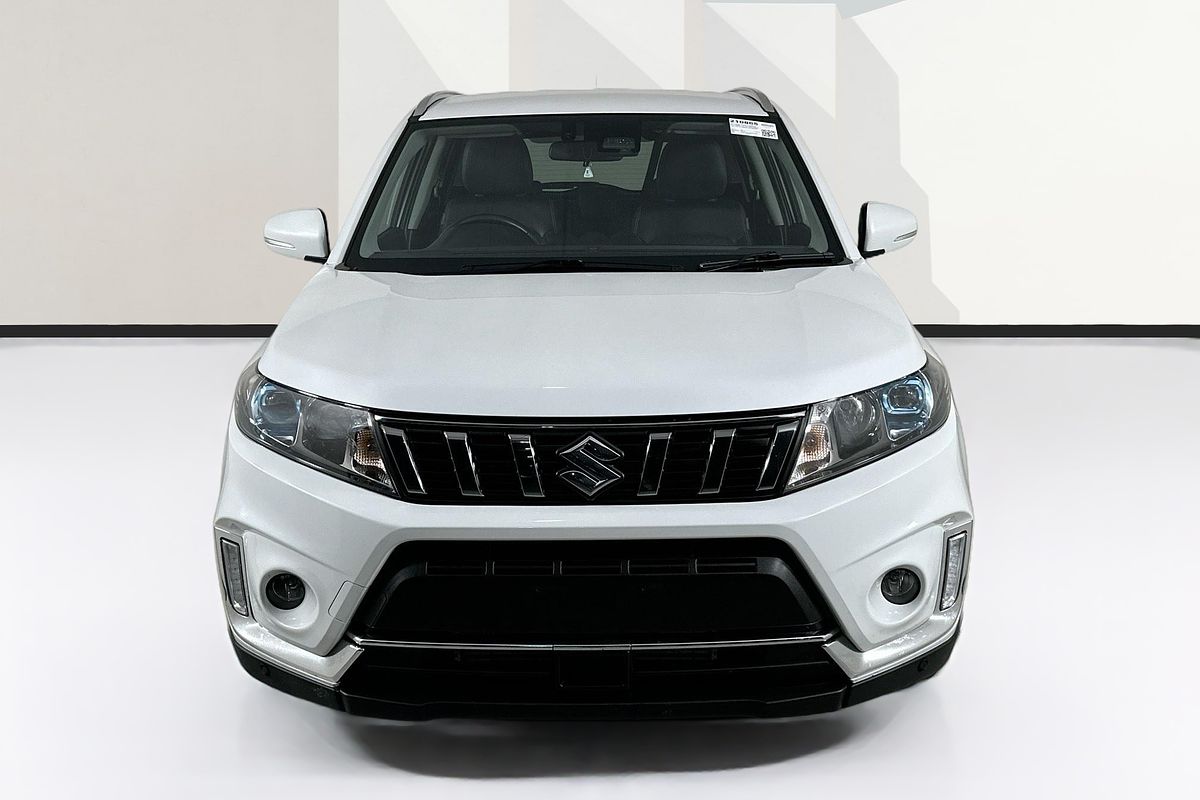 Vehicle photo 2
