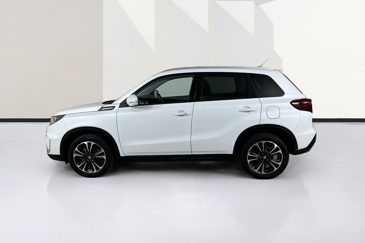 Vehicle photo 5