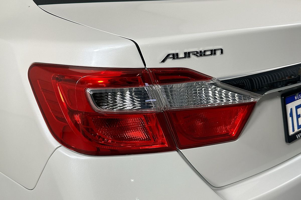 Vehicle photo 8