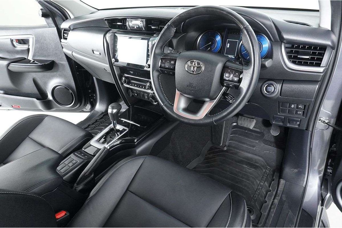 2022 Toyota FORTUNER GXL PREMIUM INTERIOR GUN156R