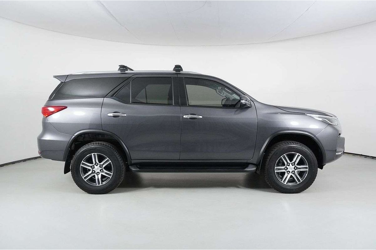 2022 Toyota FORTUNER GXL PREMIUM INTERIOR GUN156R