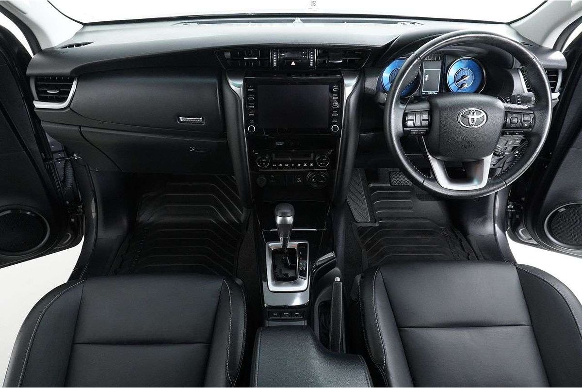 2022 Toyota FORTUNER GXL PREMIUM INTERIOR GUN156R