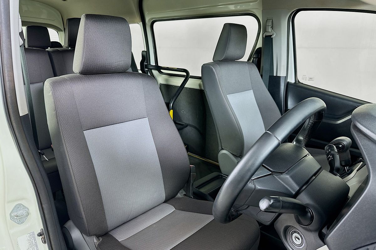2020 Toyota Hiace Commuter GDH322R