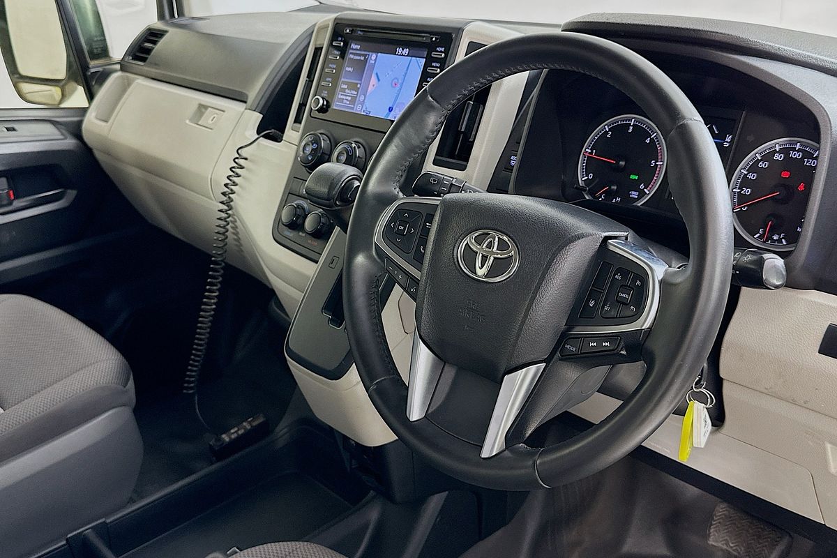 2020 Toyota Hiace Commuter GDH322R