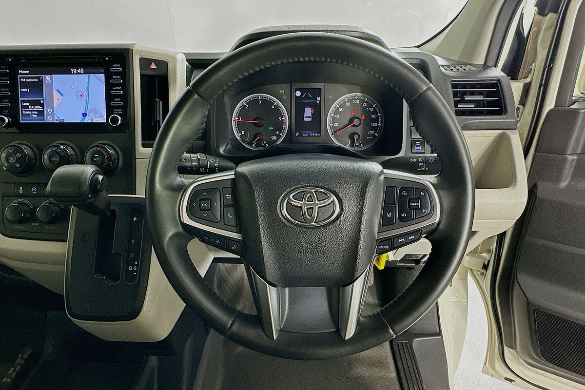 2020 Toyota Hiace Commuter GDH322R