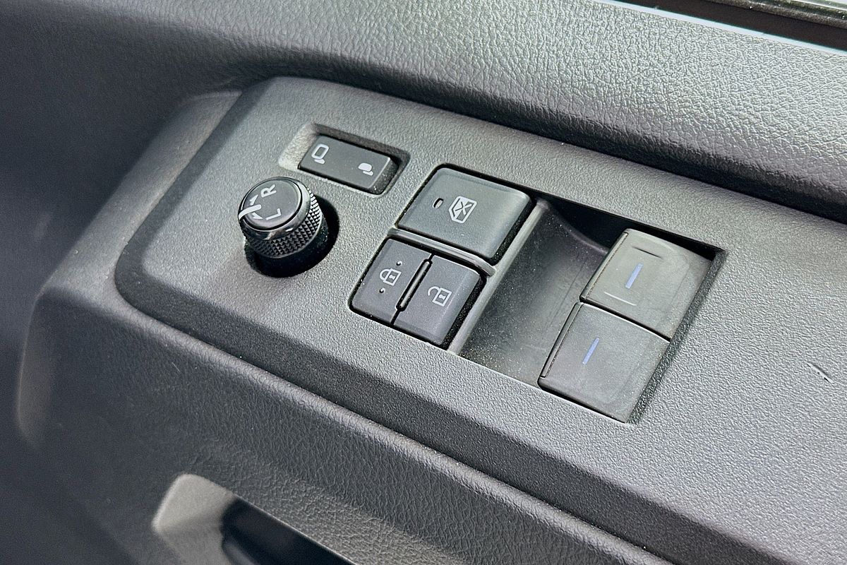 2020 Toyota Hiace Commuter GDH322R