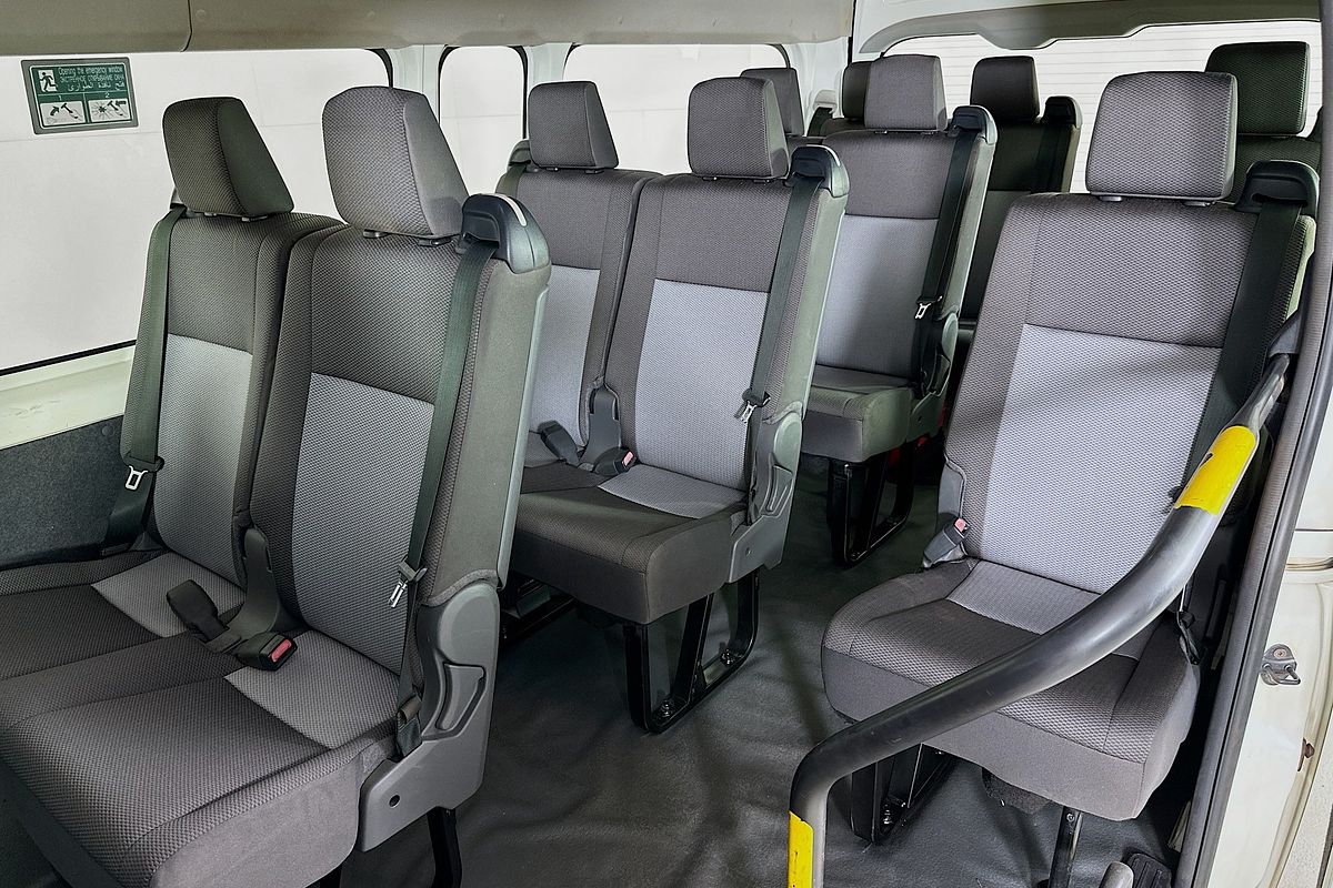 2020 Toyota Hiace Commuter GDH322R