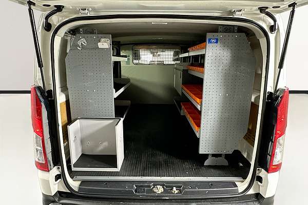 2021 Toyota Hiace GDH300R LWB