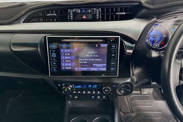 2017 Toyota Hilux SR5 (4x4) GUN126R MY17 4X4