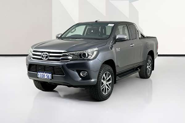 2017 Toyota Hilux SR5 (4x4) GUN126R MY17 4X4