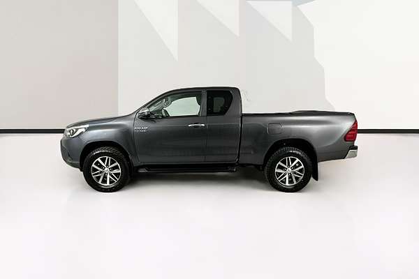 2017 Toyota Hilux SR5 (4x4) GUN126R MY17 4X4